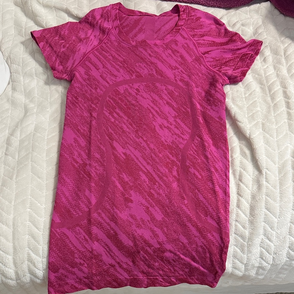 Lululemon hot pink swiftly tech full length shirt size 2